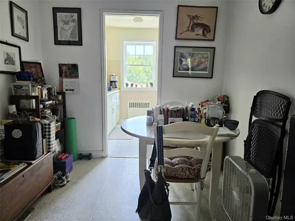 230-06 Kingsbury AVE #B, Oakland Gardens, NY 11364