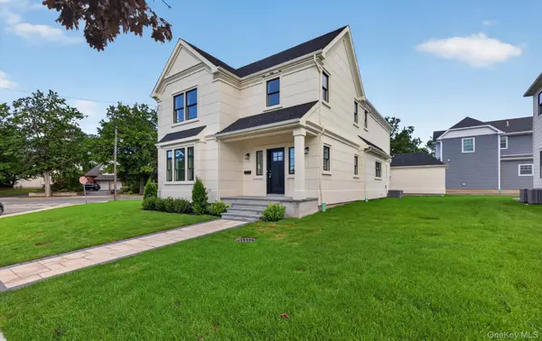 131 Searingtown RD, Albertson, NY 11507
