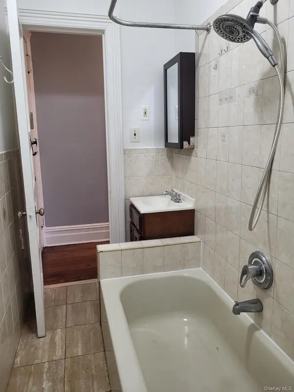 145 S 4th AVE #8, Mount Vernon, NY 10550
