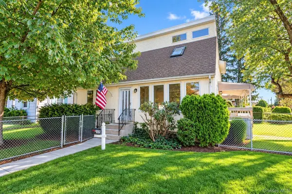 2176 6th ST, East Meadow, NY 11554