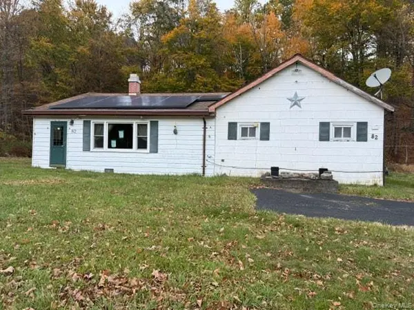 82 Moon Haw RD, West Shokan, NY 12494