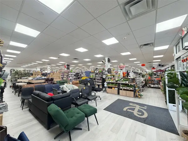 901 Carmans RD, Massapequa, NY 11758