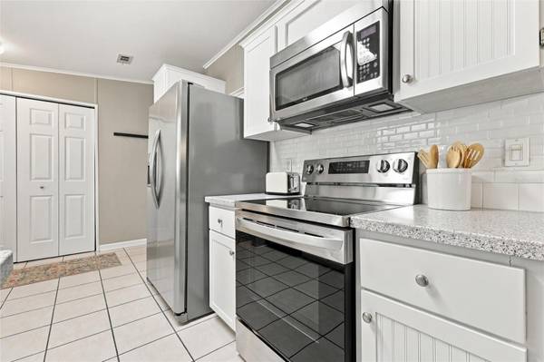 232 NATURES WAY, North Port, FL 34287
