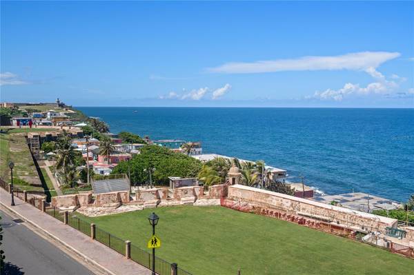 410 CALLE NORZAGARAY #PH, Old San Juan, PR 00901