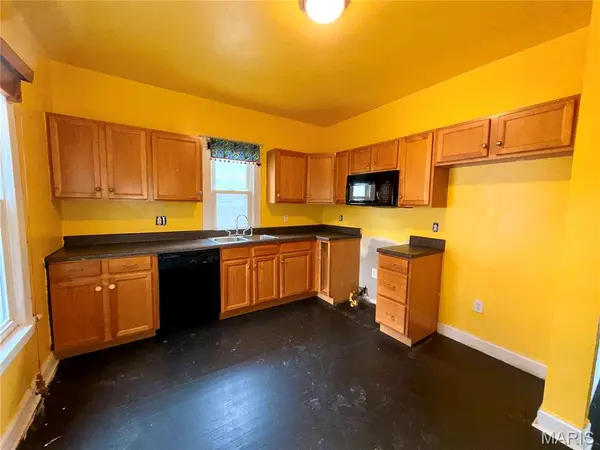 3747 Neosho ST, St Louis, MO 63116