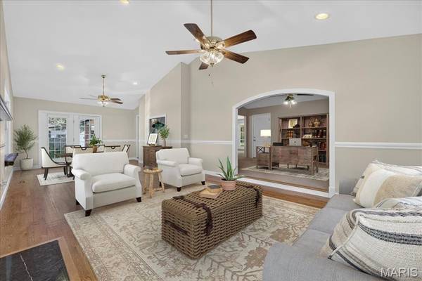 832 Westwood DR, Ballwin, MO 63011