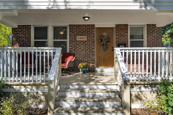 7447 Gayola PL, Maplewood, MO 63143