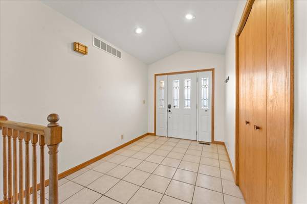 101 Red Bud CT, Mahomet, IL 61853