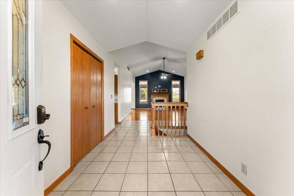 101 Red Bud CT, Mahomet, IL 61853