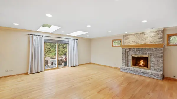 7810 Regency Grove DR, Darien, IL 60561