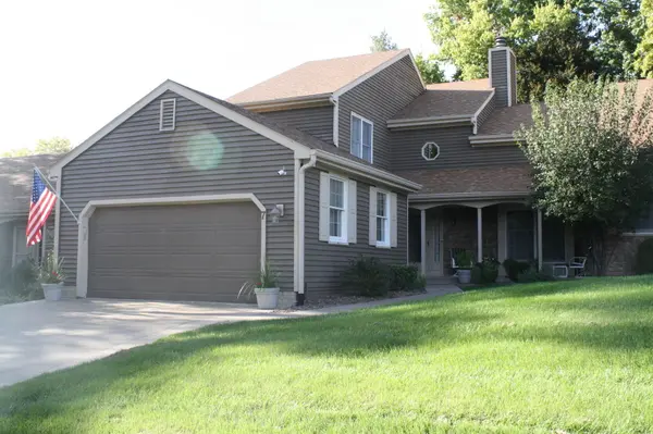 7 Thornwood CT #7, Moline, IL 61265