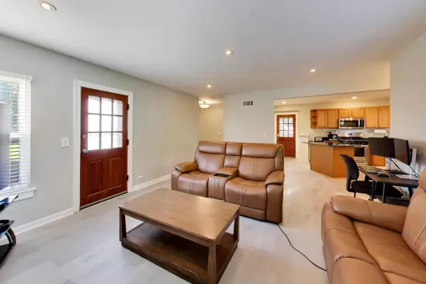 127 N ILLINOIS AVE, Villa Park, IL 60181