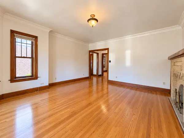 5535 W Pensacola AVE, Chicago, IL 60641