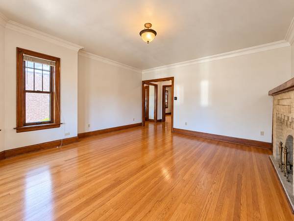 5535 W Pensacola AVE, Chicago, IL 60641