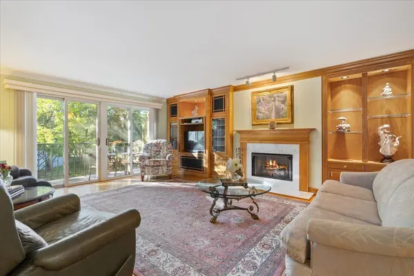 3850 W Bryn Mawr AVE #207-208, Chicago, IL 60659