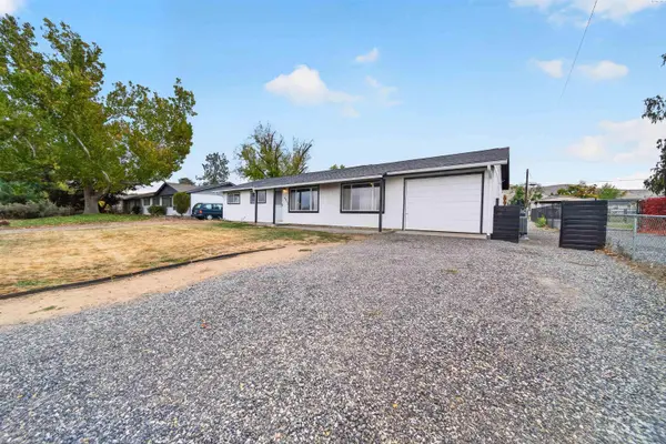 1913 Elwood, Prosser, WA 99350
