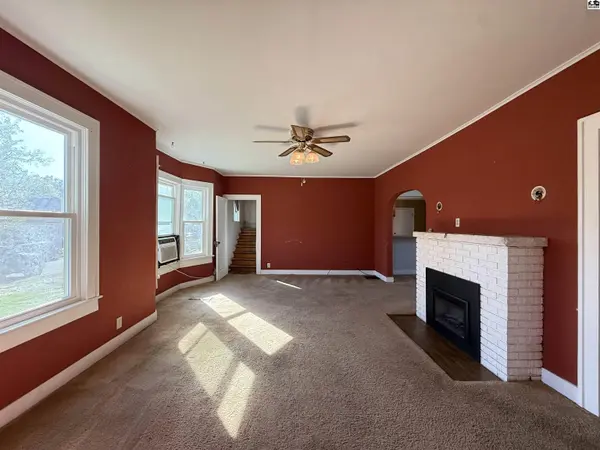 221 Harrison St, Newton, KS 67114