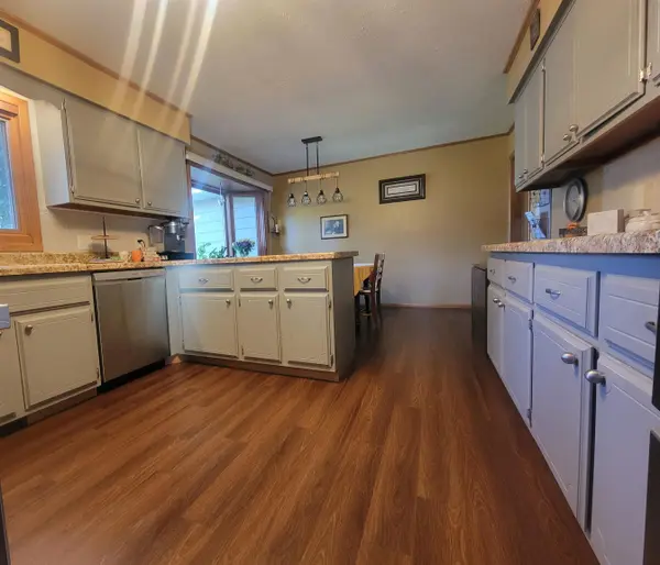 708 KENSINGTON RD, Neenah, WI 54956