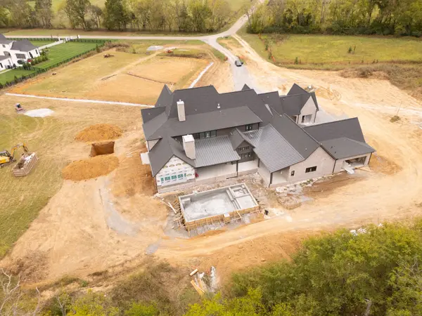 7019 Belcastle Ln, College Grove, TN 37046