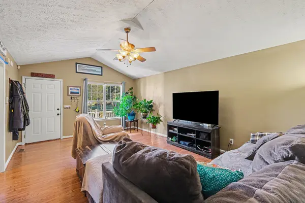 1255 Dellrose Dr, Bell Buckle, TN 37020