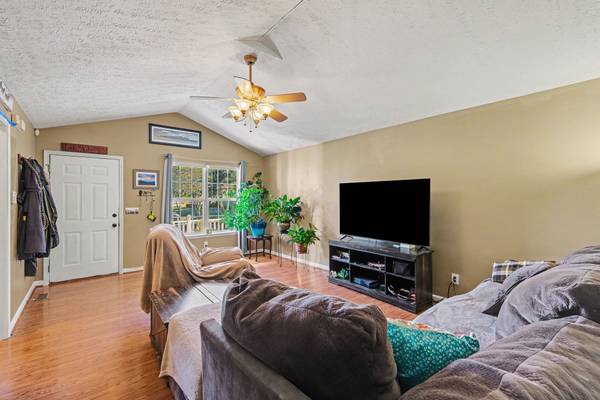 1255 Dellrose Dr, Bell Buckle, TN 37020