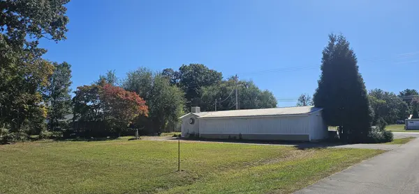 415 Cumberland St #W, Cowan, TN 37318