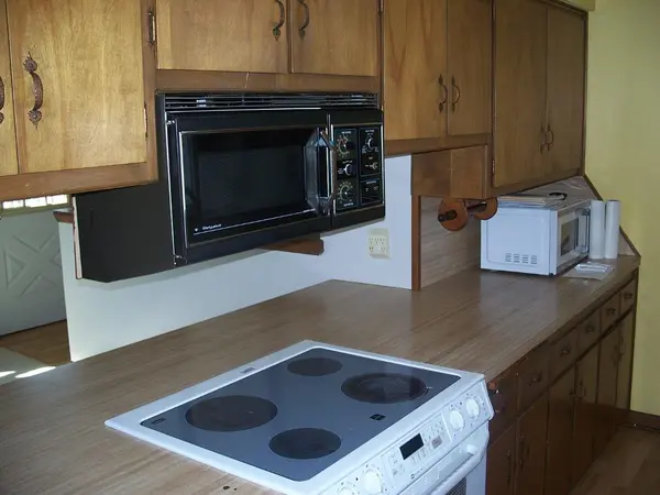 1933 W Dallas, Wichita, KS 67217