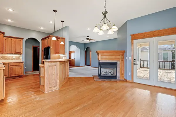 3037 N Triple Creek Dr, Derby, KS 67037