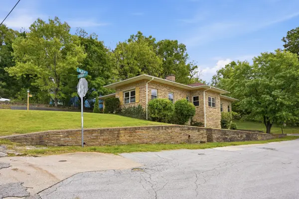 517 W Hickory Street, Neosho, MO 64850