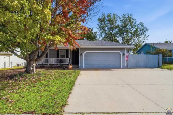 2604 SW Ancaster RD, Topeka, KS 66614