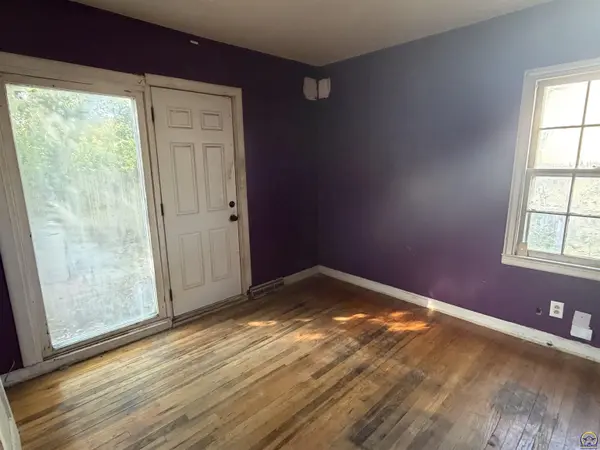 627 SW Oakley AVE, Topeka, KS 66606