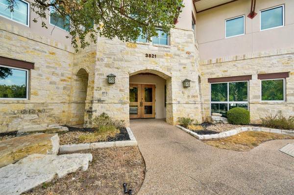 3821 Juniper TRCE #104, Austin, TX 78738