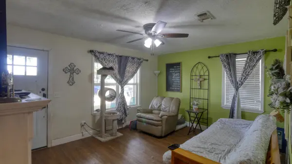 939 Pine DR, Caldwell, TX 77836