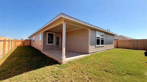 260 Red Tail Hawk LN, Cedar Creek, TX 78612