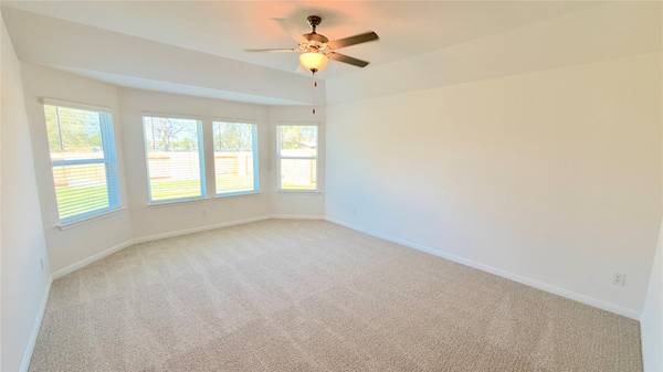 150 Coopers Hawk CRST, Cedar Creek, TX 78612