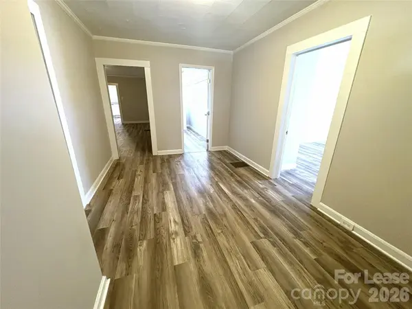 332 E Lowrance AVE, Mooresville, NC 28115