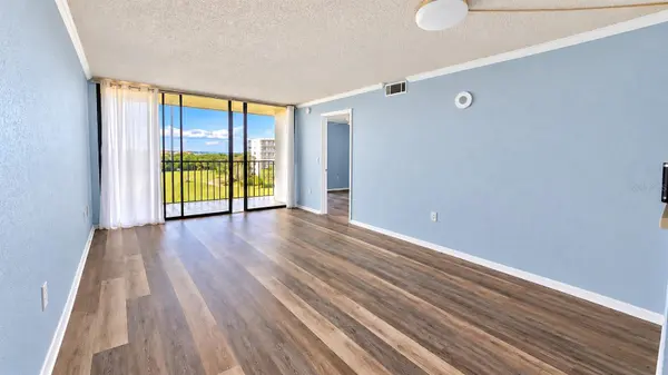900 COVE CAY DR #5H, Clearwater, FL 33764
