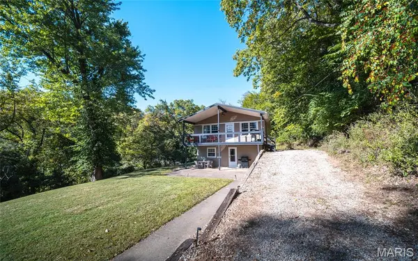 29 N Oak ST, Grafton, IL 62037