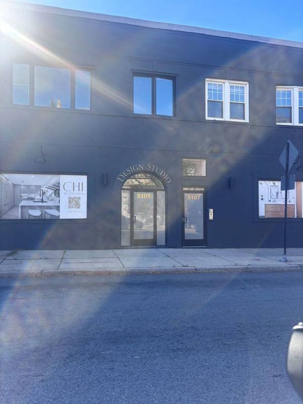 5107 W Montrose AVE #2E, Chicago, IL 60630