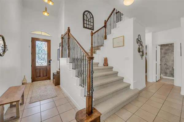 520 S Meadowlark ST #B, Lakeway, TX 78734