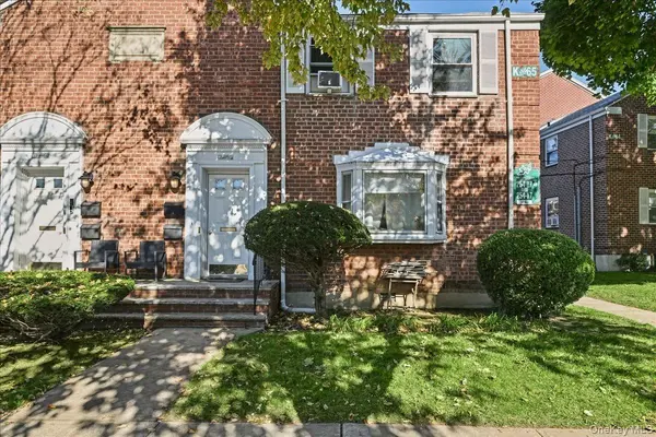 254-03 74th AVE #B Upper, Glen Oaks, NY 11004