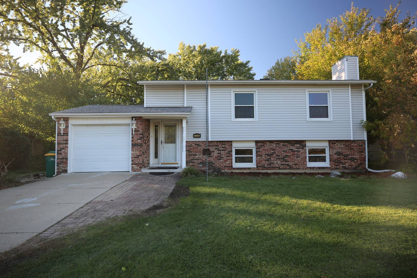 706 Golfview TER, Buffalo Grove, IL 60089