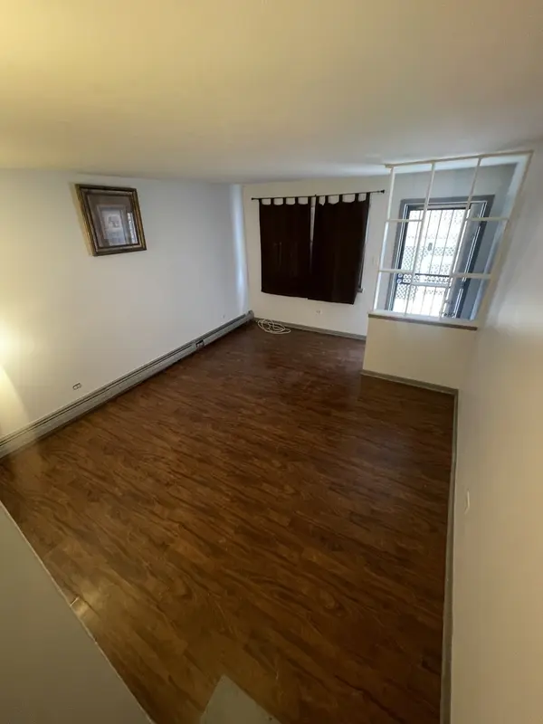 7208 S East End AVE #B, Chicago, IL 60649