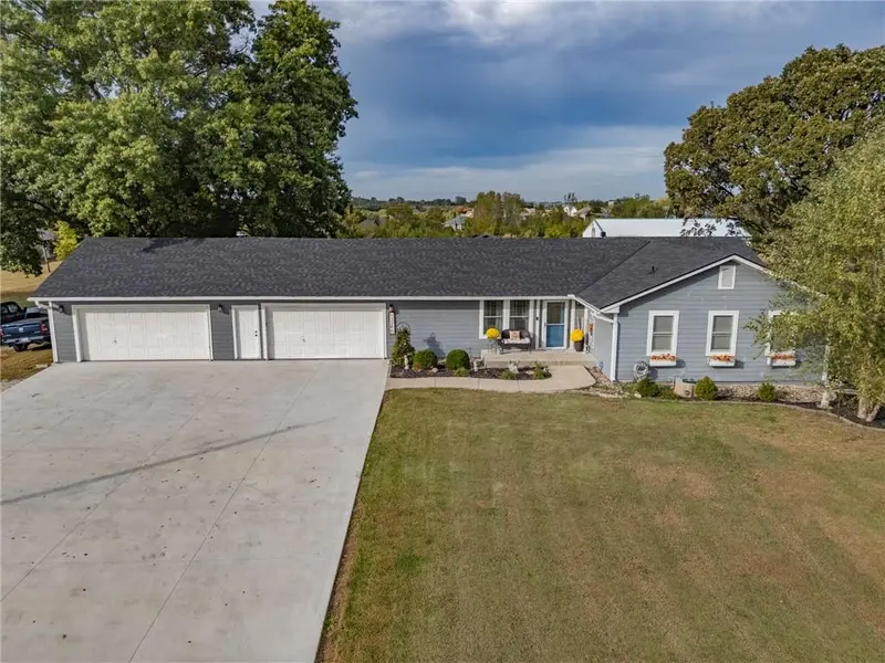 13246 Kansas AVE, Bonner Springs, KS 66012