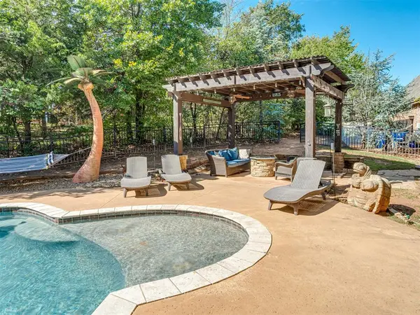 6702 Stone Hill DR, Edmond, OK 73034