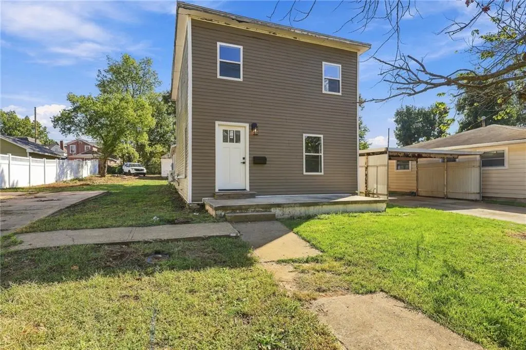15 S Holbrook ST, Fort Scott, KS 66701