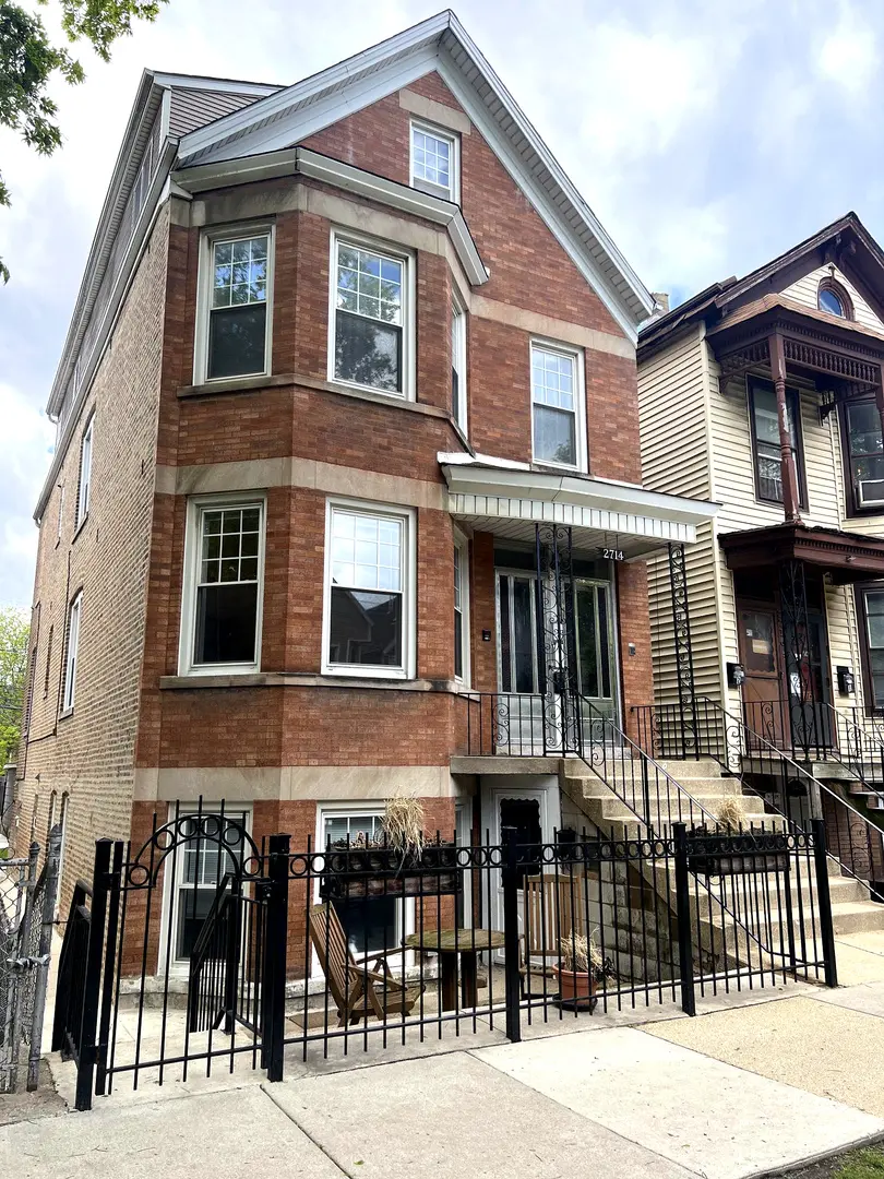2714 N Marshfield AVE, Chicago, IL 60614