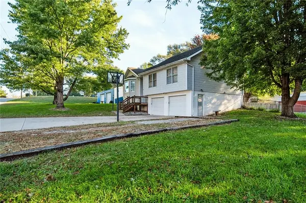 1402 N 15th ST, Atchison, KS 66002