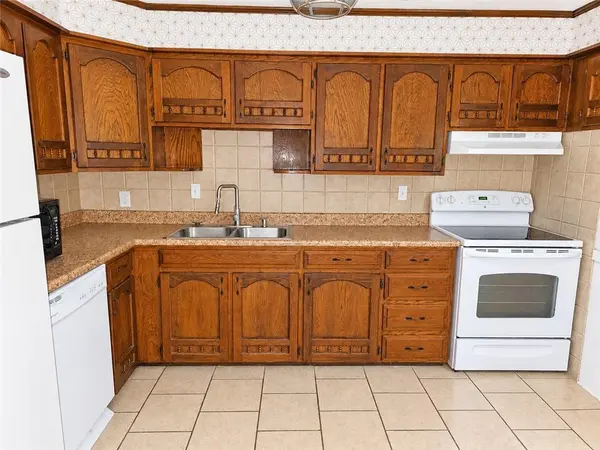 5520 Hardy AVE, Raytown, MO 64133