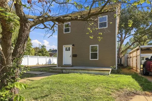 15 S Holbrook ST, Fort Scott, KS 66701
